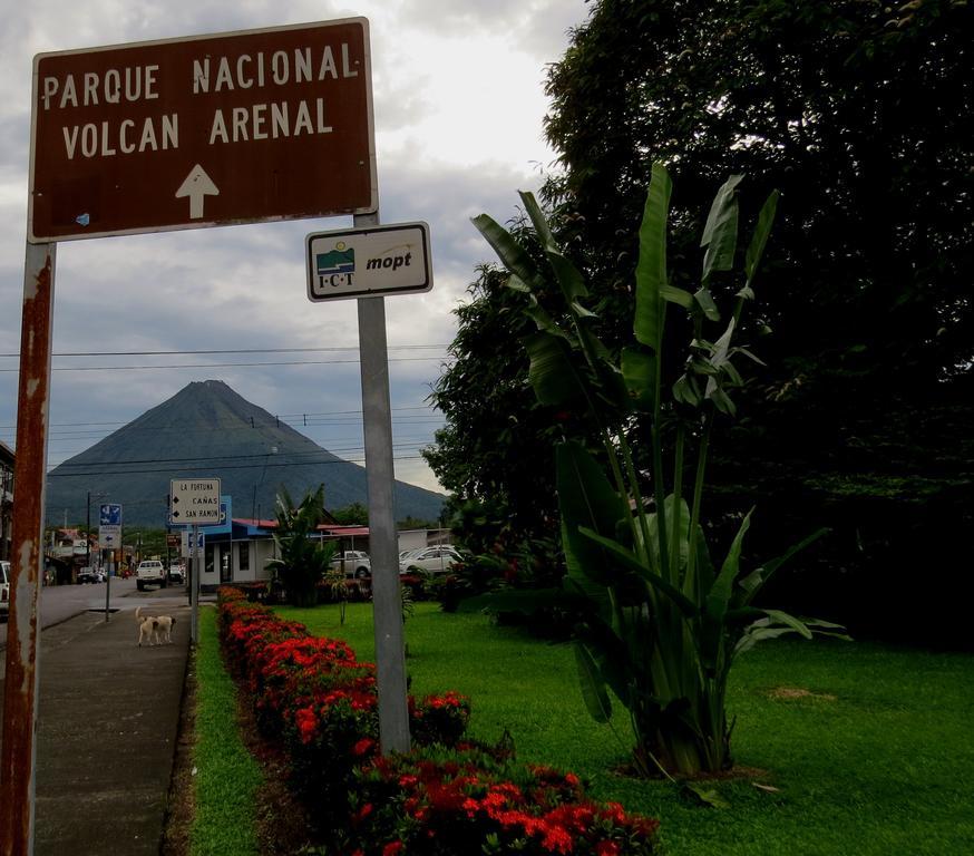 Hotel Vagabondo La Fortuna Exterior foto